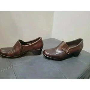 Clarks Heels Slip on Womens Size 8 Leather Upper Brown Academia College Y2K